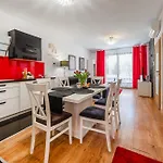 Daire Rimini Moxy Te&am Old Town Parking Dworzec 5 Min Krakow